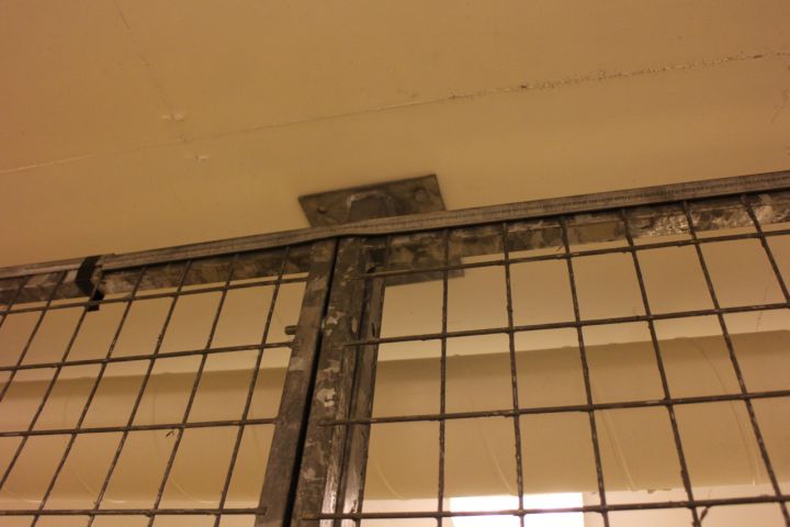 362297-3 Gallervägg med dörr.