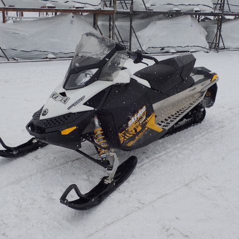 363131-1 Ski- Doo MXZ 550F
