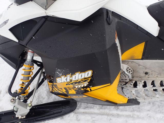 363131-12 Ski- Doo MXZ 550F