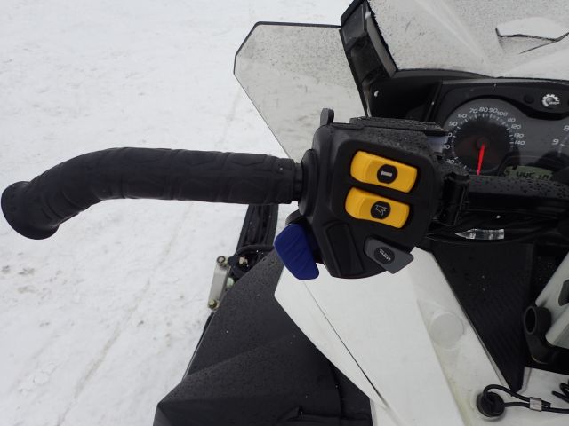 363131-34 Ski- Doo MXZ 550F