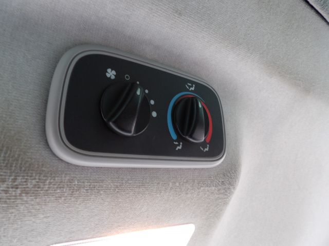 255173--68 Ford Transit 300 2.2 TDCi -11 KDG905