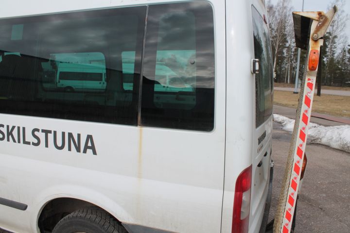 255181--84 Ford Transit 115 T300 (116hk) - 2010