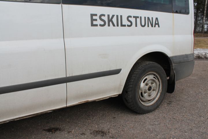 255181--81 Ford Transit 115 T300 (116hk) - 2010