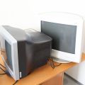 343205-3 Older electronics and utensils