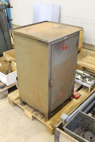 362825-1 Verktygsskåp, slang till svetsutsug, verktygshållare