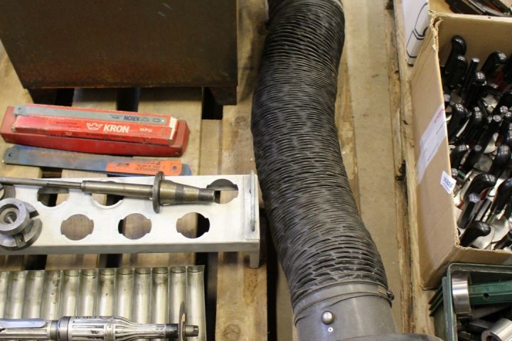 362825-3 Verktygsskåp, slang till svetsutsug, verktygshållare