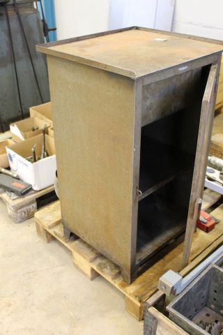 362825-2 Verktygsskåp, slang till svetsutsug, verktygshållare