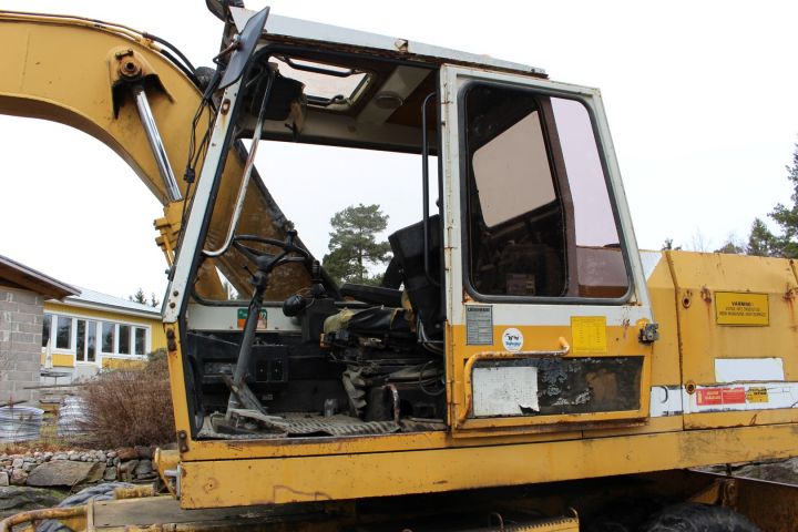 363627--19 Hjulgrävare Liebherr 902