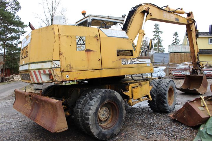 363627--3 Hjulgrävare Liebherr 902