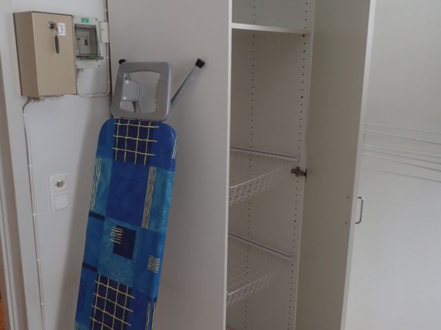 326341--28 Various laundry equipment