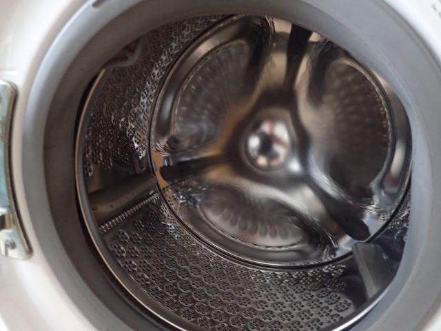 326341--21 Various laundry equipment