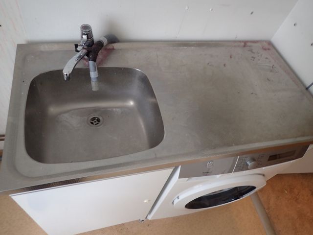 326341--19 Various laundry equipment