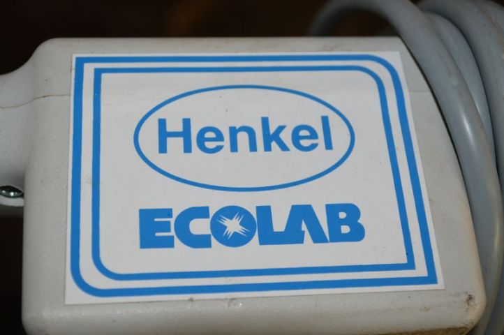 364474-3 Henkel Ecolab UHS 1100 B-43 Floor Dress