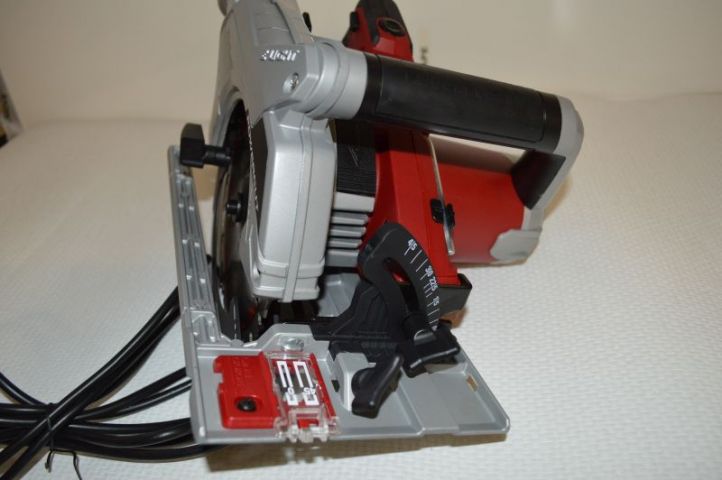 364283-15 Hand-Held Circular Saw, Einhell RT-CS 190/1 red. Unused. Shipping may be arranged