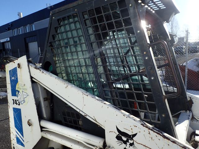 354163-28 BOBCAT 743