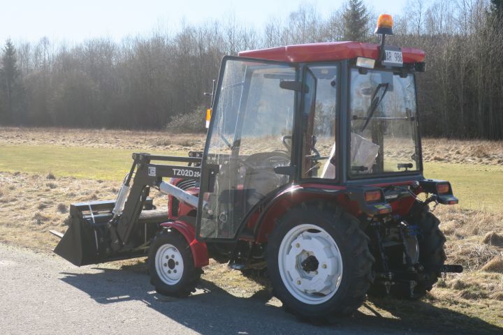 364928--18 Tractor Foton FT254