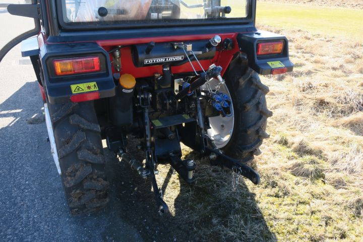 364928--2 Tractor Foton FT254