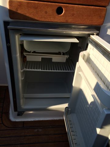 366584-8 Ibiza 3.0 23 Weekender Volvo Penta 118kW