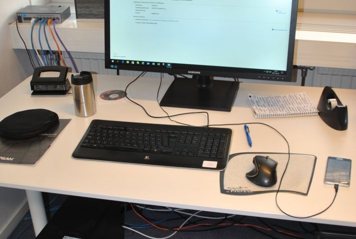 349133-1 PC HP Pro 3005 MT,  Samsung 27" almost new