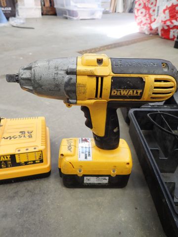 354192-1 DeWalt Mutterknackare