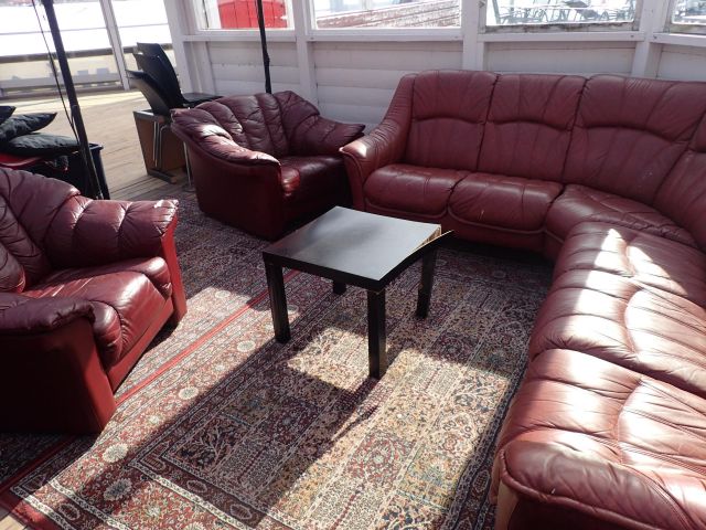 353393--4 Cornersofa, and 2 armchairss etc.