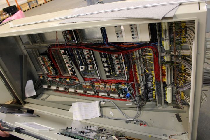 362567--2 Electrical cabinets