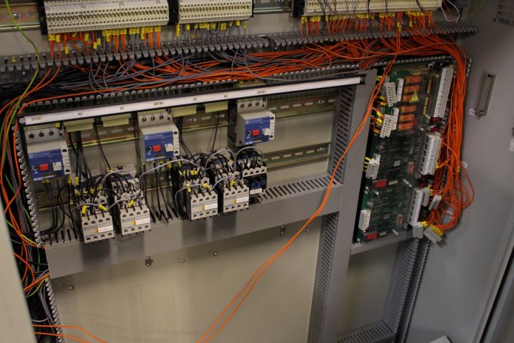 362567-3 Electrical cabinets