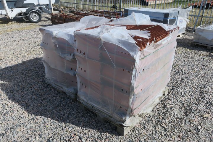 357901-1 Concrete roof tiles Lafarge