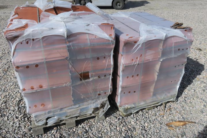 357901-3 Concrete roof tiles Lafarge