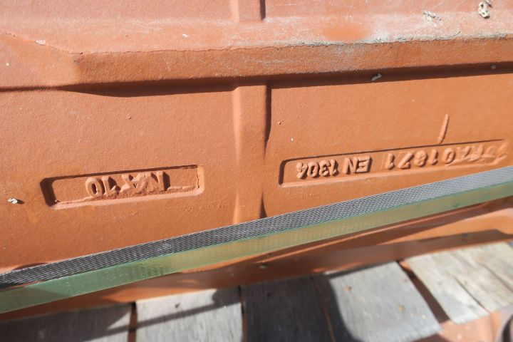 357901-5 Concrete roof tiles Lafarge