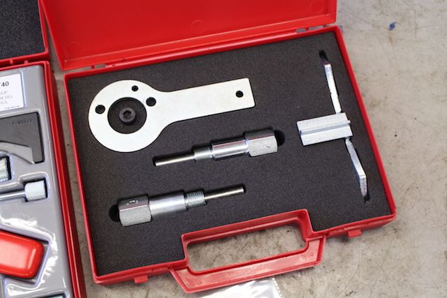 366680--4 Kamremsverktyg för Volkswagen Group, Alfa Romeo, Fiat samt Opel och SAAB