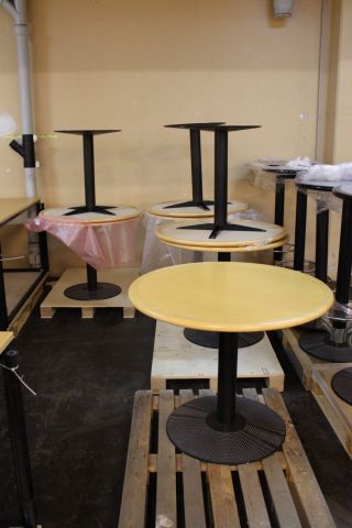 369192-0 Runda bord från Kinnarps, 7 st.