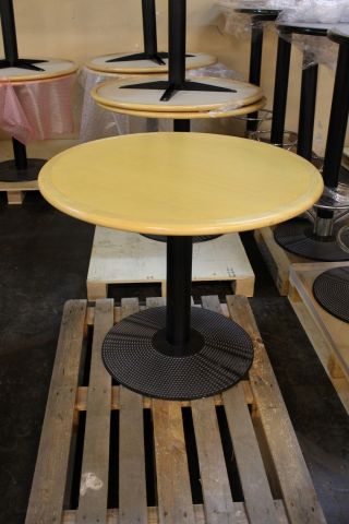 369192-1 Runda bord från Kinnarps, 7 st.