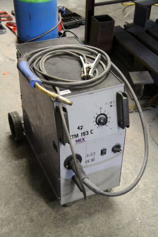 242337-3 Welder Parweld XTM193C