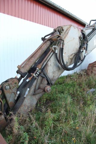 367311-3 Excavator, AKERMAN H14B, SN: 4366. Note only 10,122 hours