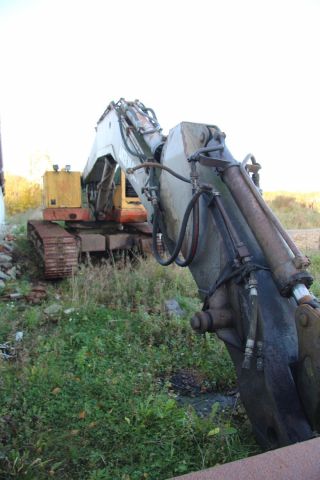 367311-5 Excavator, AKERMAN H14B, SN: 4366. Note only 10,122 hours