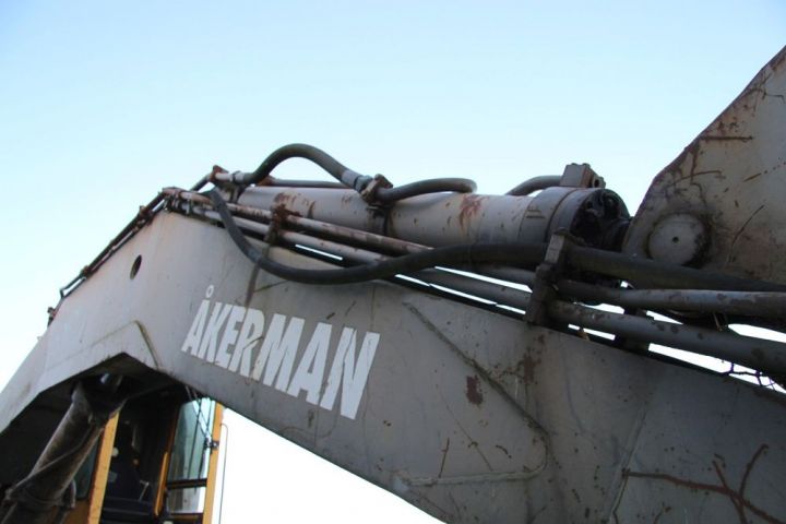 367311-6 Excavator, AKERMAN H14B, SN: 4366. Note only 10,122 hours