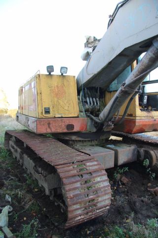 367311-1 Excavator, AKERMAN H14B, SN: 4366. Note only 10,122 hours