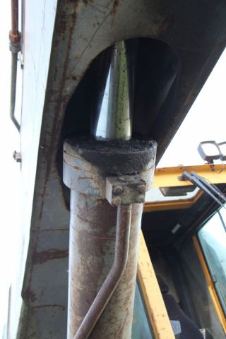 367311-9 Excavator, AKERMAN H14B, SN: 4366. Note only 10,122 hours