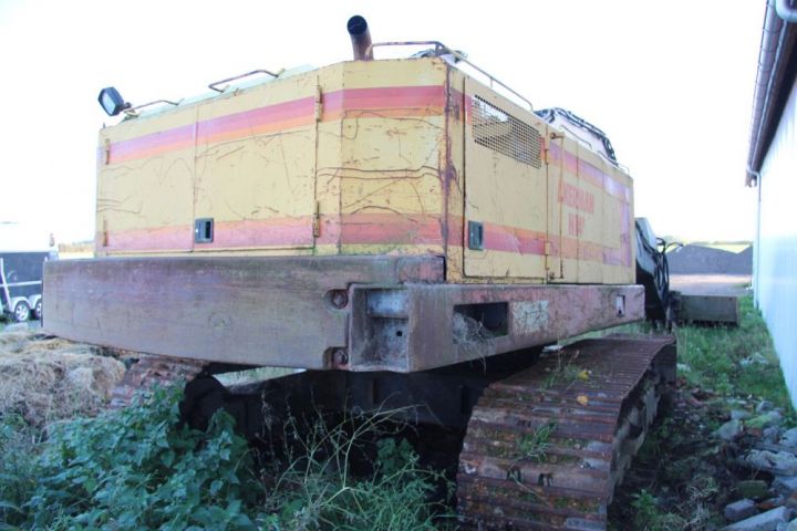 367311-11 Excavator, AKERMAN H14B, SN: 4366. Note only 10,122 hours