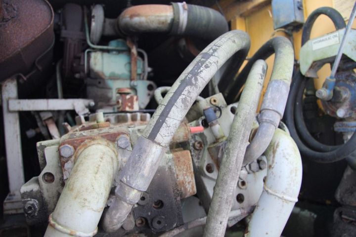 367311-20 Excavator, AKERMAN H14B, SN: 4366. Note only 10,122 hours