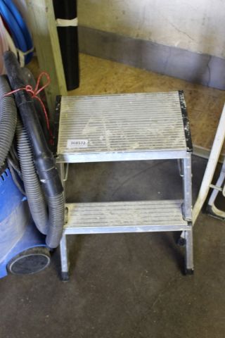 368572-1 Pallstege 2 st samt dammsugare Nilfisk Alto Aero 26