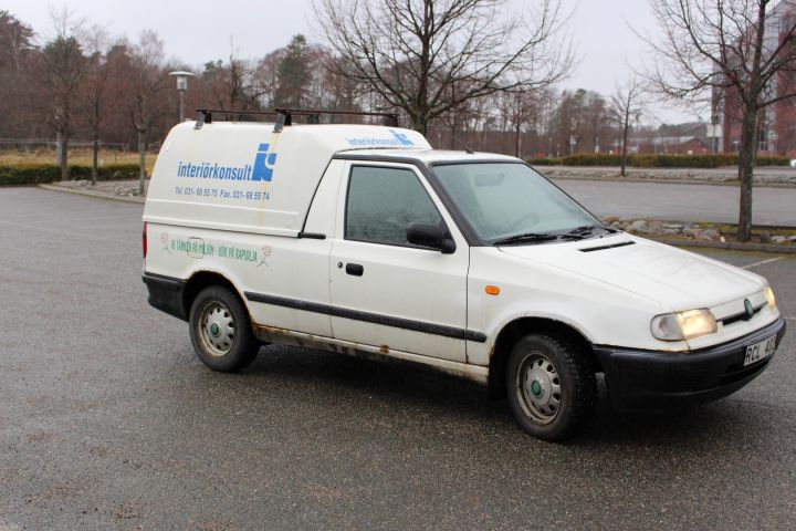 369553-2 Skoda Felicia 1.9 D Pickup -00 (64hk) (repair item)