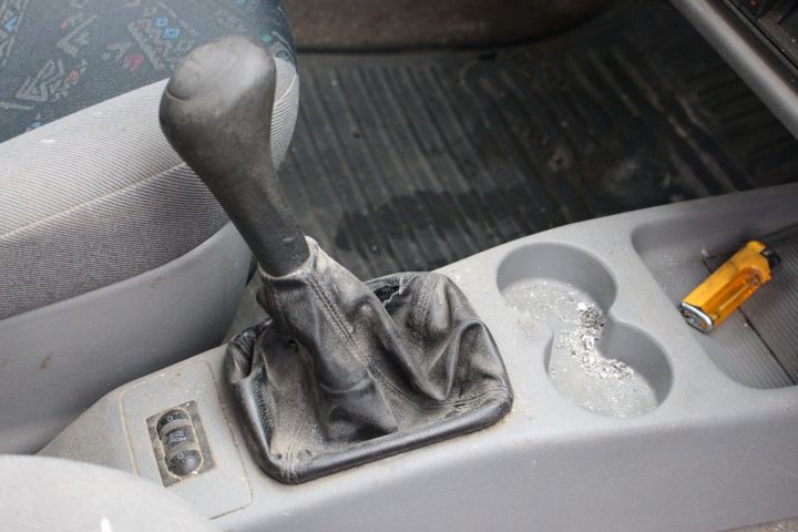 369553-4 Skoda Felicia 1.9 D Pickup -00 (64hk) (repair item)