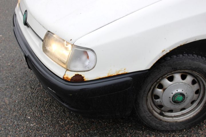 369553-6 Skoda Felicia 1.9 D Pickup -00 (64hk) (repair item)