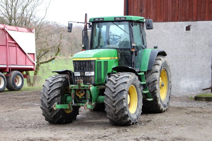 369868--51 John Deere 7810