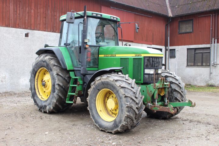 369868--46 John Deere 7810