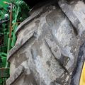 369868--40 John Deere 7810