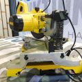 371014-1 Dewalt sliding mitre saw.