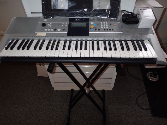 353114-1 Begagnat elpiano/synth